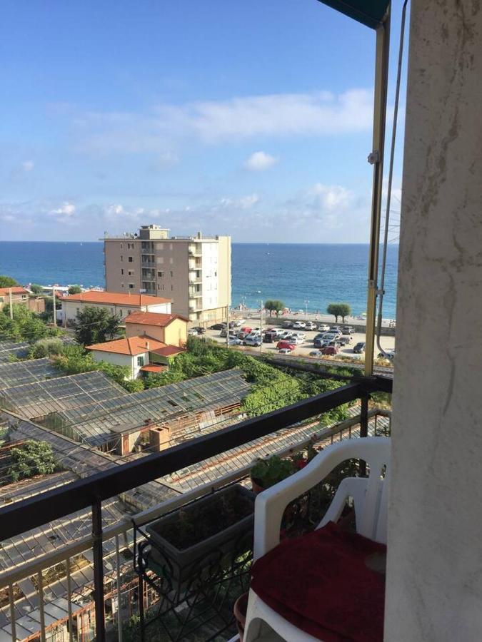 A Due Passi Dal Mare Apartment Vallecrosia Ngoại thất bức ảnh
