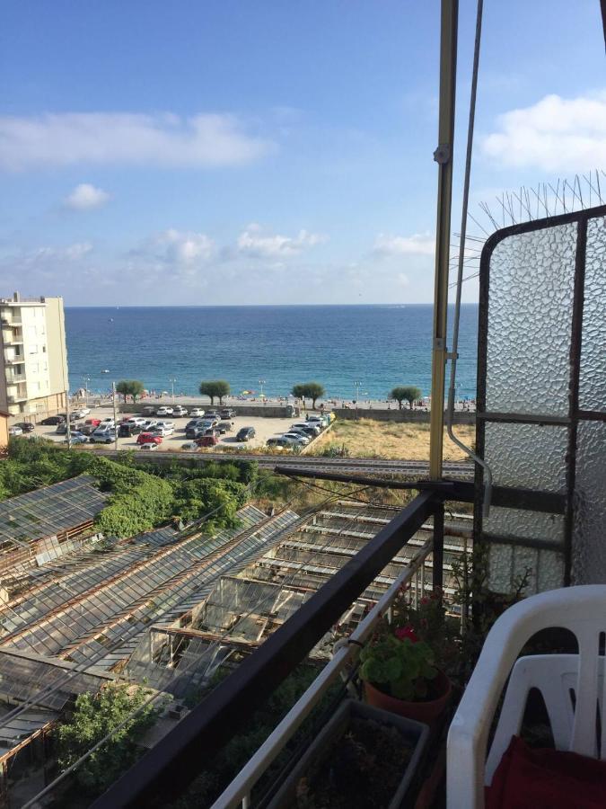 A Due Passi Dal Mare Apartment Vallecrosia Ngoại thất bức ảnh